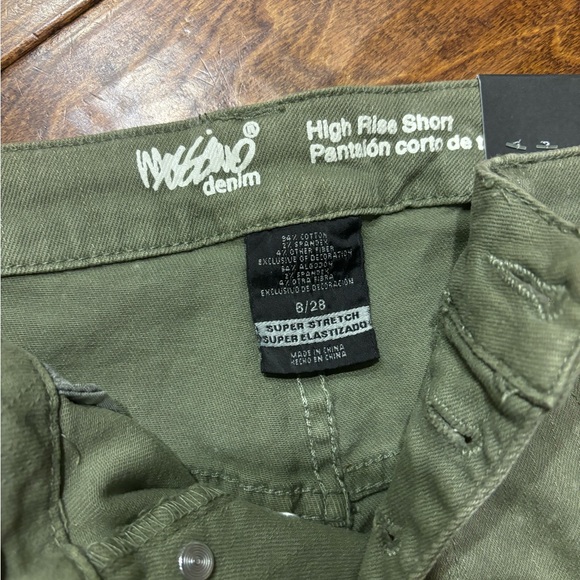 Green denim shorts - size 6 - Picture 3 of 4